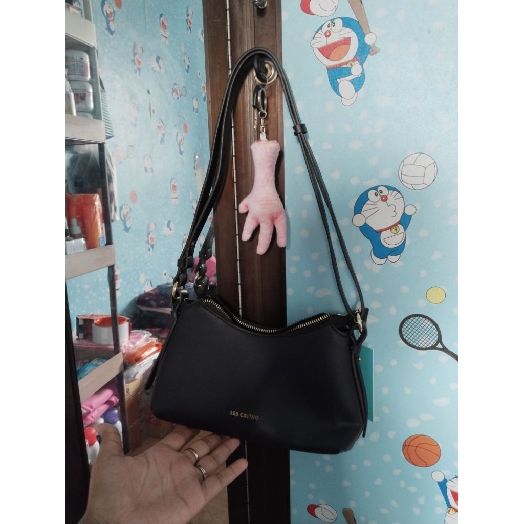 Les Catino Sania shoulder