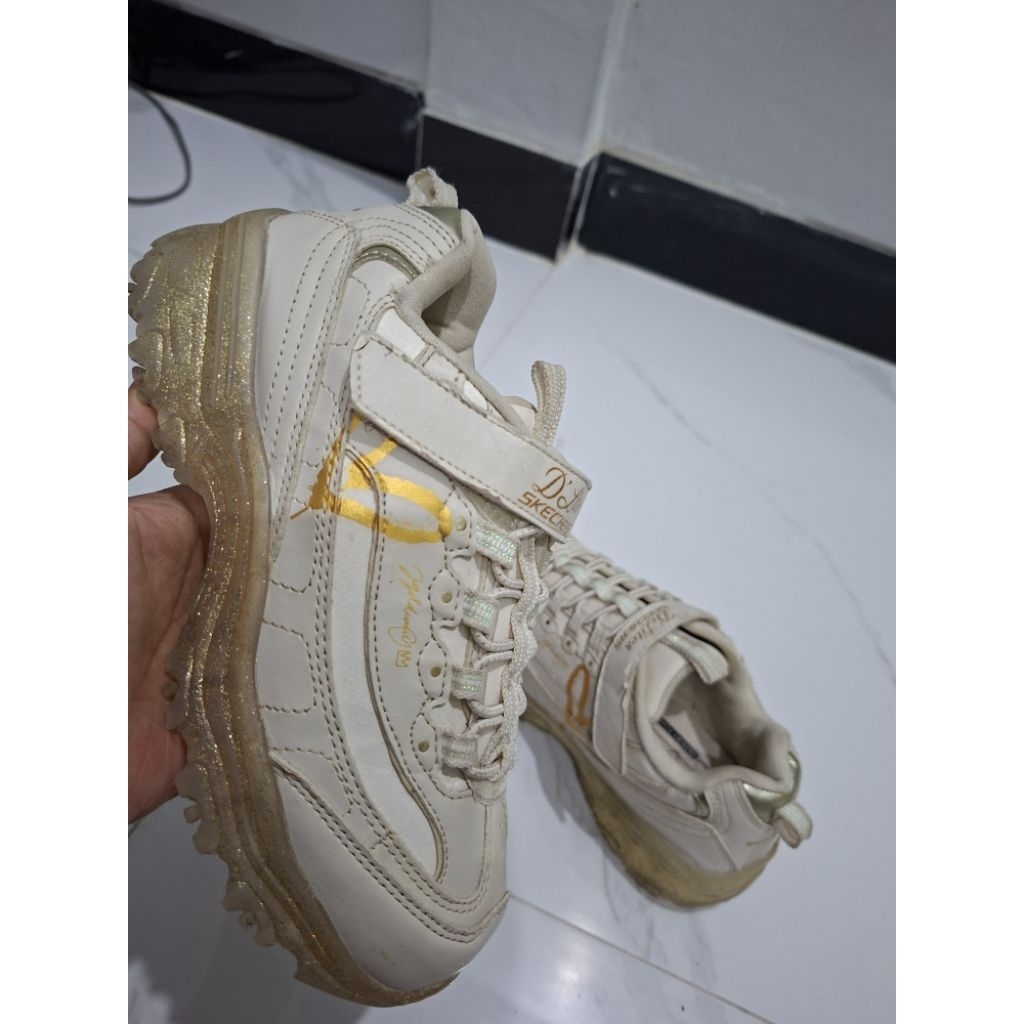 Sepatu Preloved Skechers Size 33.5