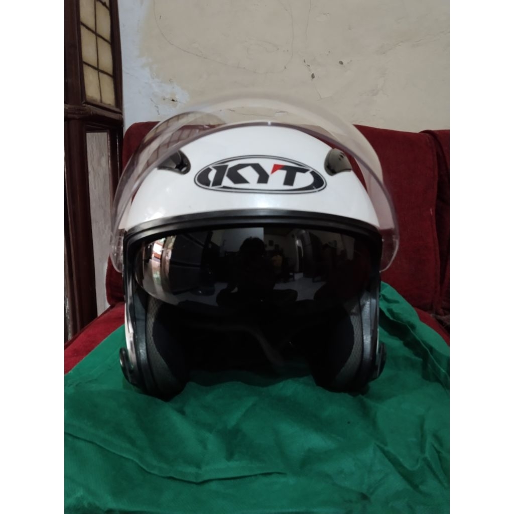Helm kyt galaxy flat r second putih