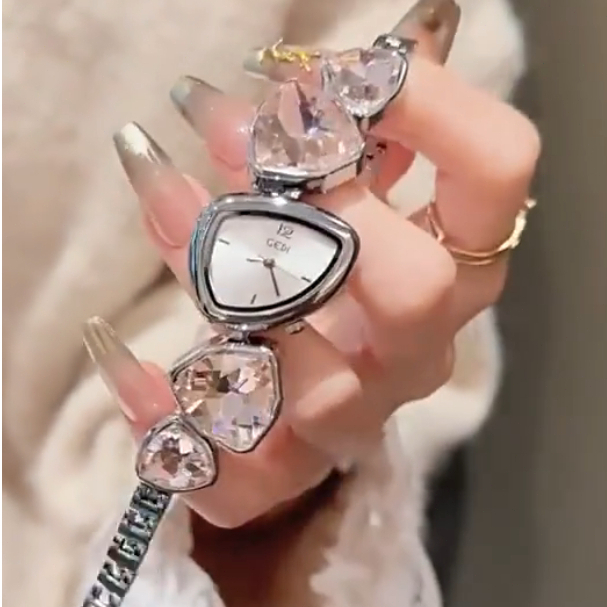 Jam Tangan Kuarsa Wanita Kualitas Tinggi Wanita Gelang Jam Tangan Mewah Kristal Berlian Desain Unik 