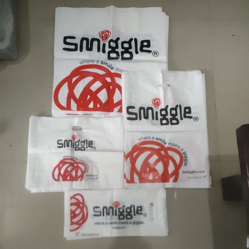 Omix_Plastik Smiggle*