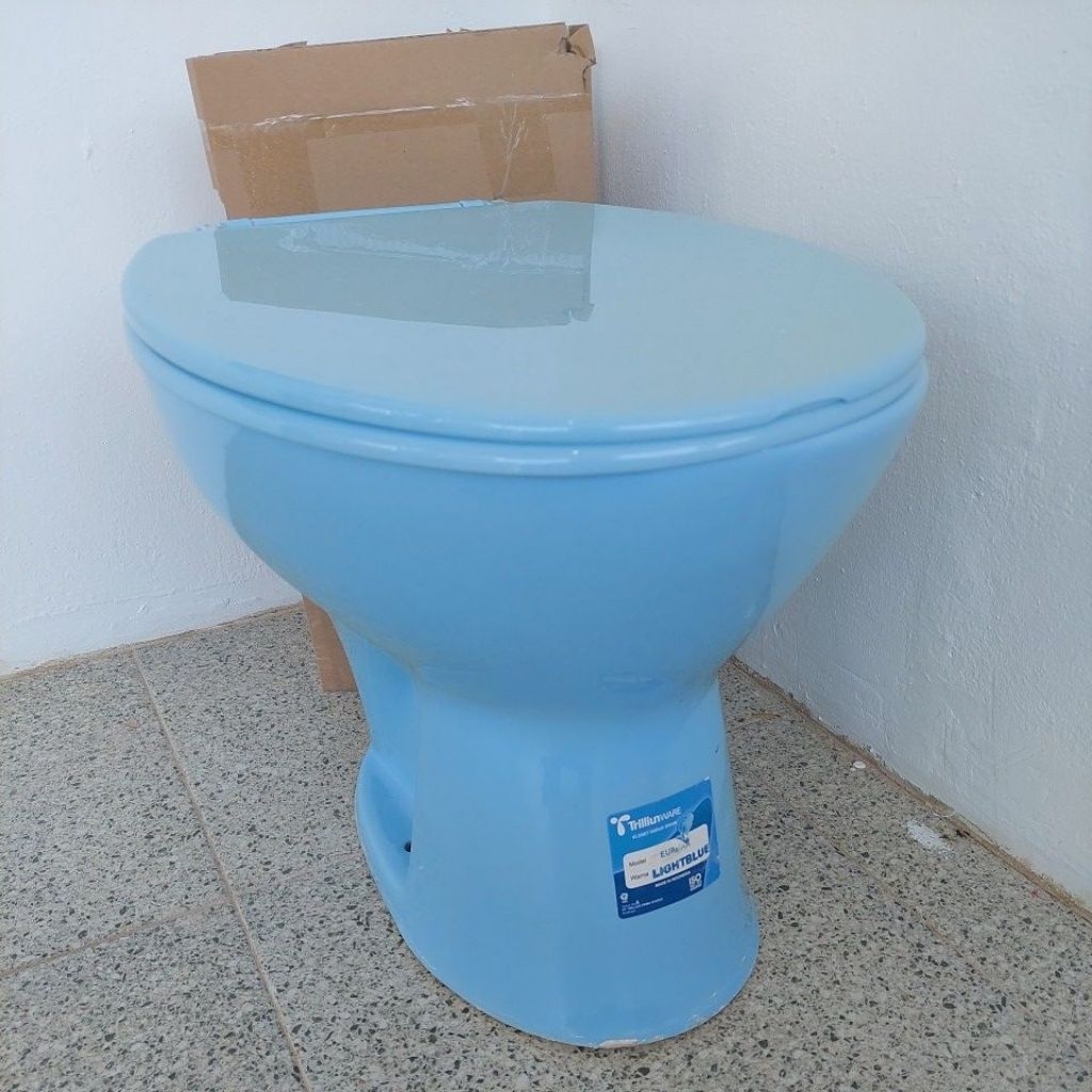 Kloset Duduk Siram / Closet Manual Trilliunware