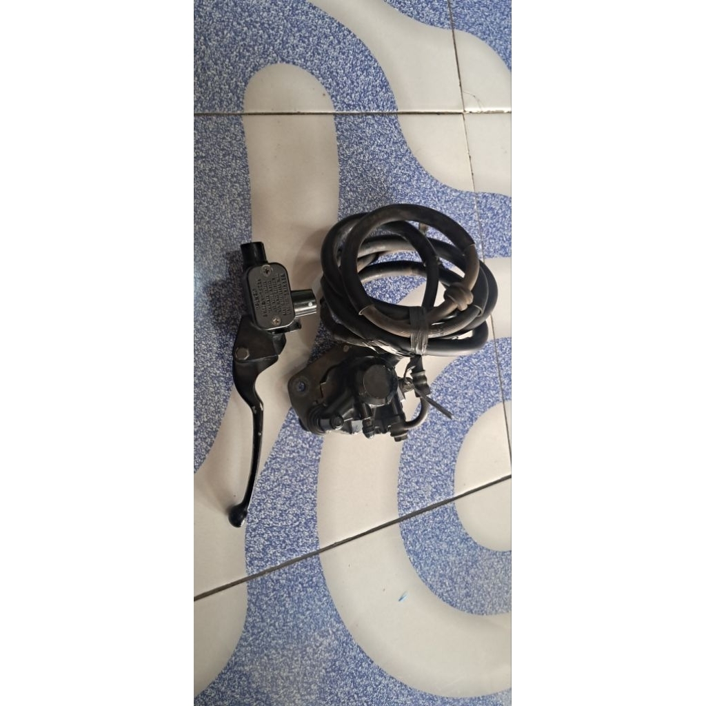 handle + master + selang rem kanan / depan (TANPA KALIPER) yamaha nmax new ori bekas copotan PNP nma