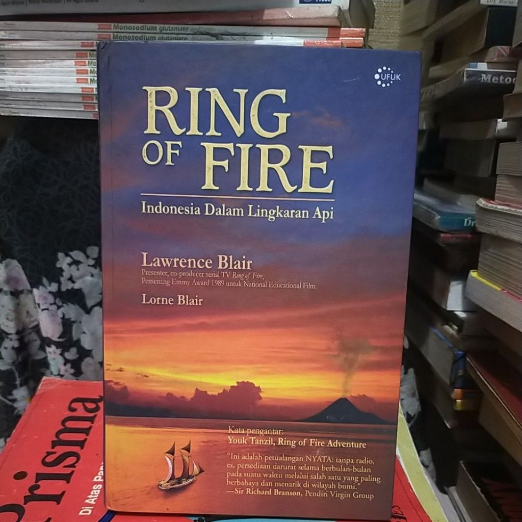 RING OF FIRE - INDONESIA DALAM LINGKARAN API - LAWRENCE BLAIR