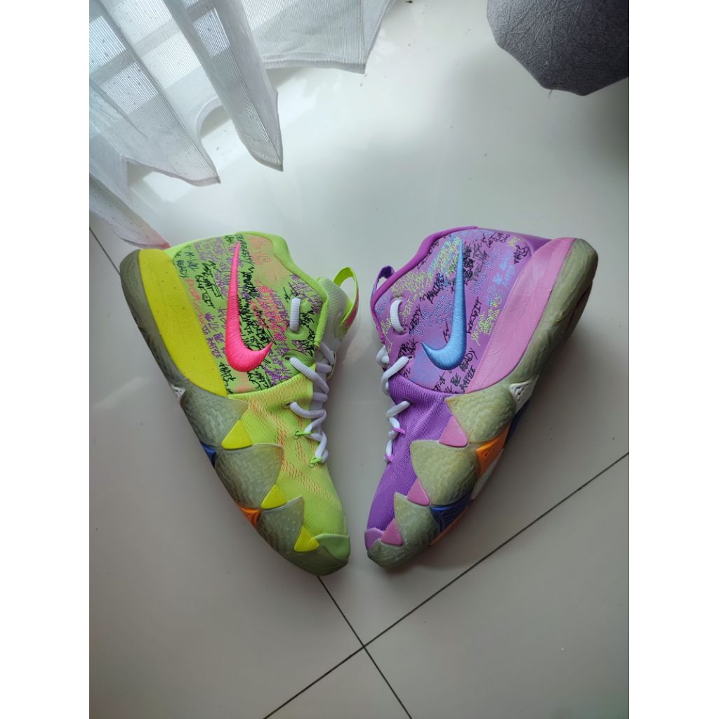 Sepatu second Kyrie keren sepatu basket (size 42-26.5cm)