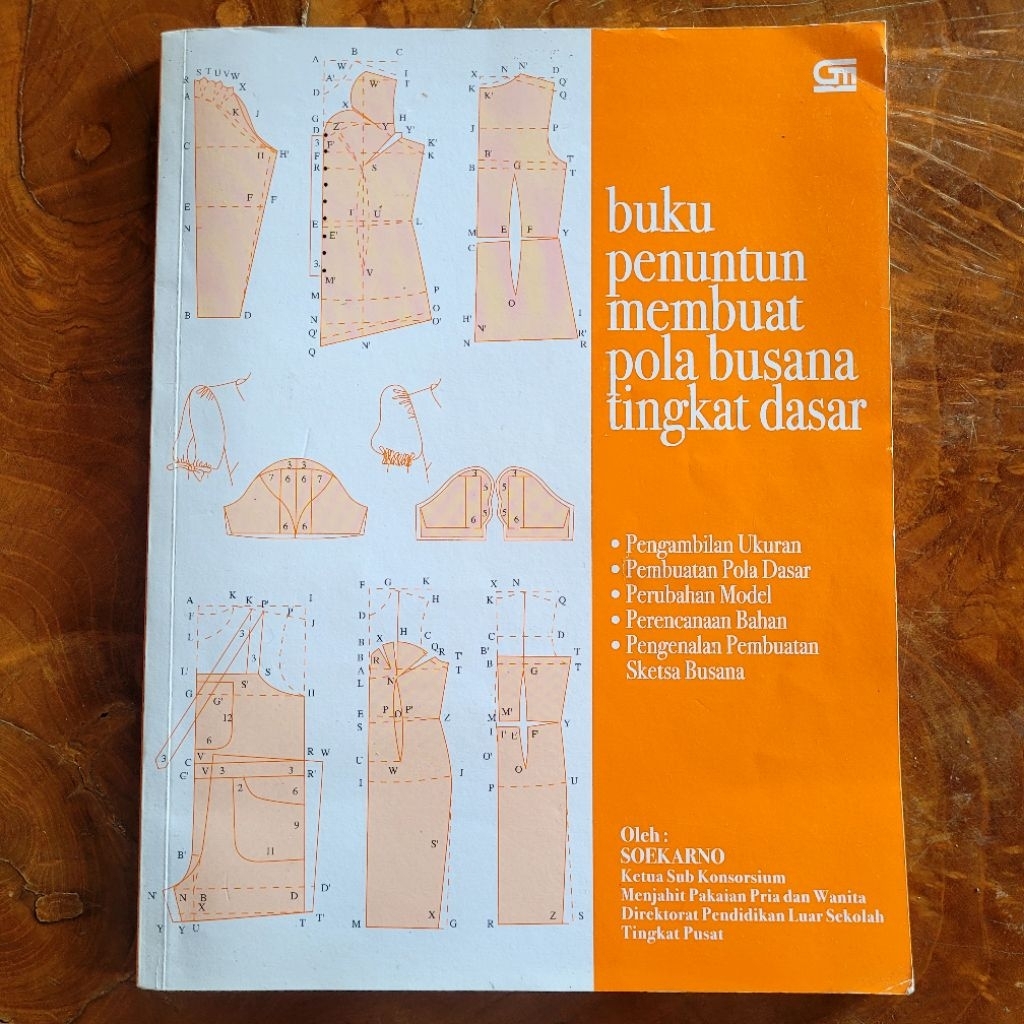 Buku menjahit penuntun membuat pola tingkat dasar