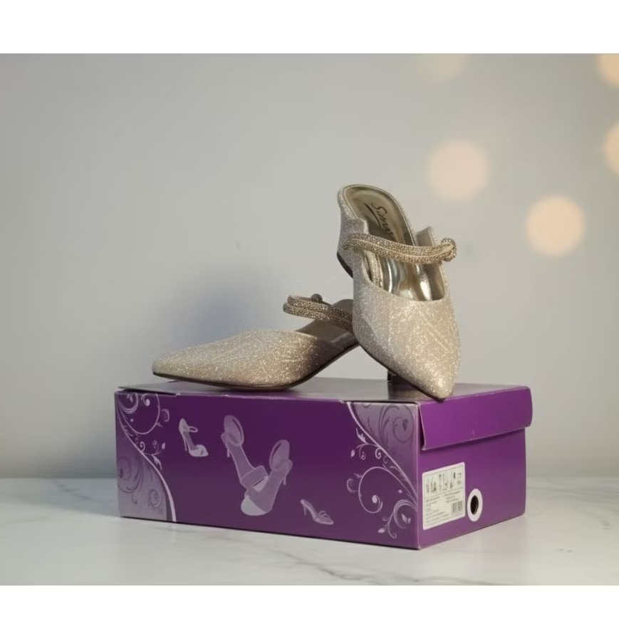 Sepatu Heels Wisuda