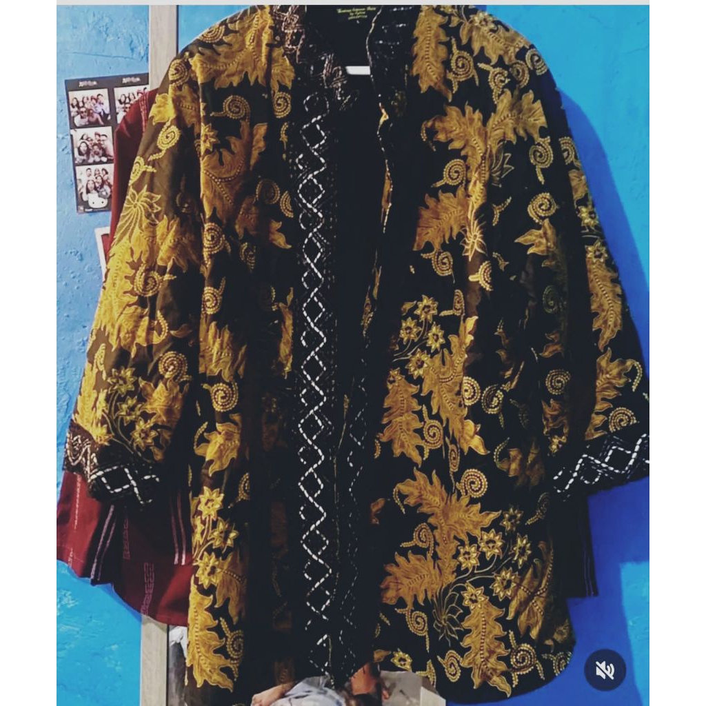 batik kuning hitam