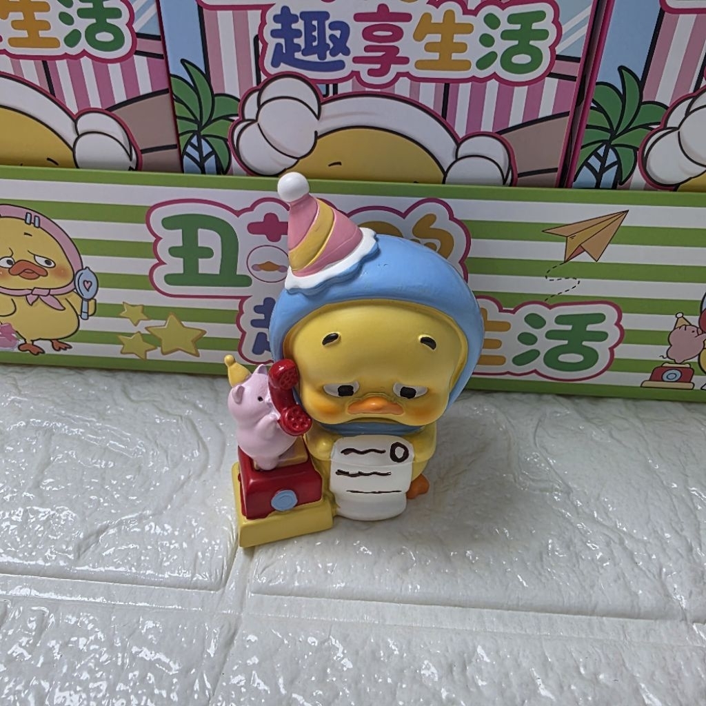 Upset Duck Mini Figure Resin Statue Mainan Boneka