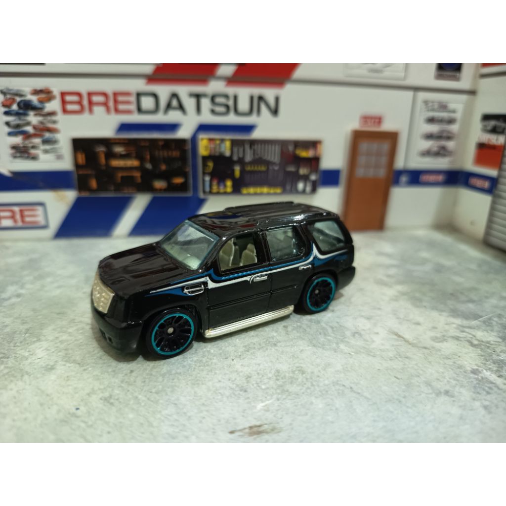hotwheels cadillac escalade loose