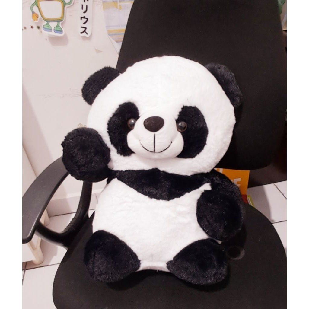 Boneka panda besar