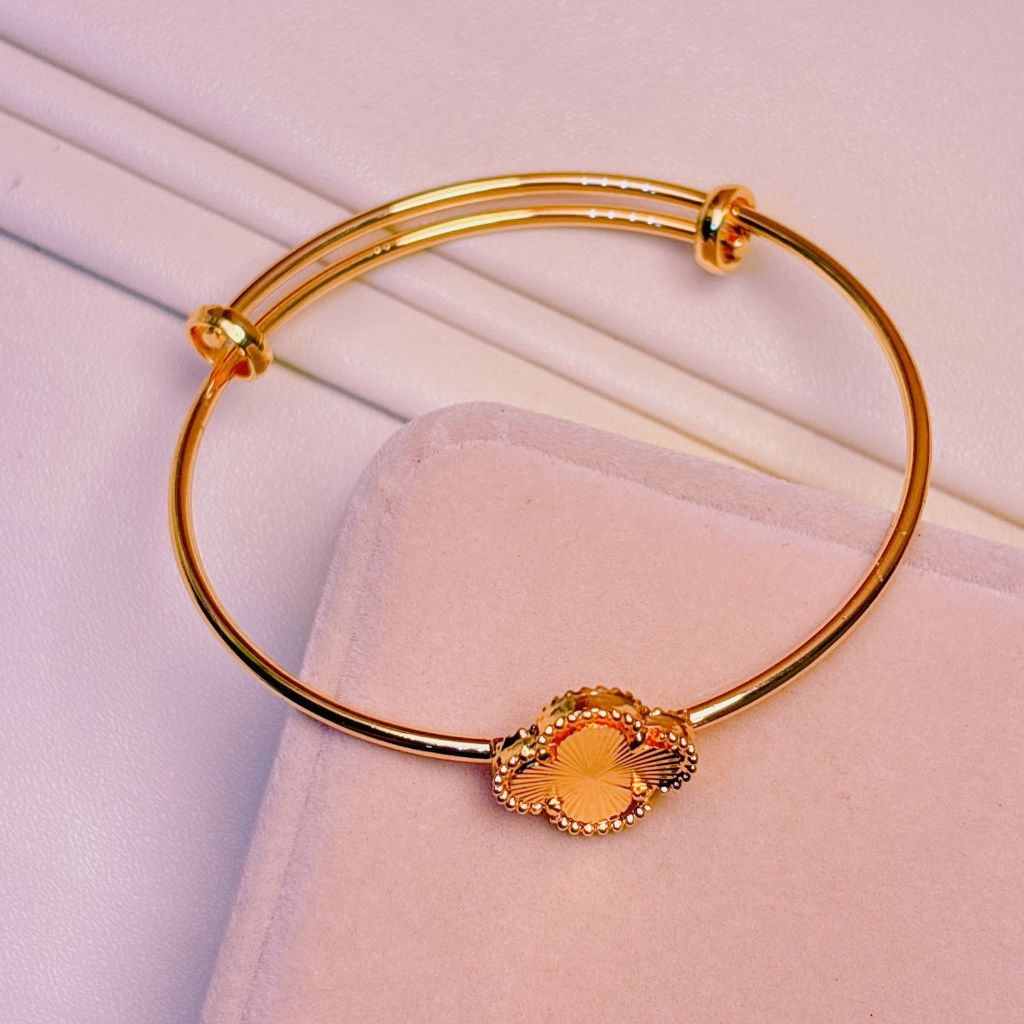 gelang semanggi warna emas muda adjustable cocok untuk semua tangan wanita Gelang Emas Bangle Clover