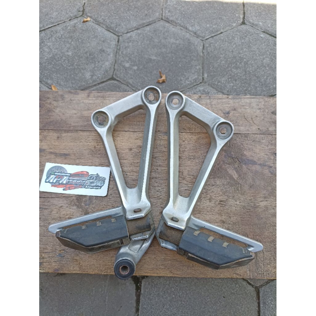 POSTEP BELAKANG CBR250 ORIGINAL