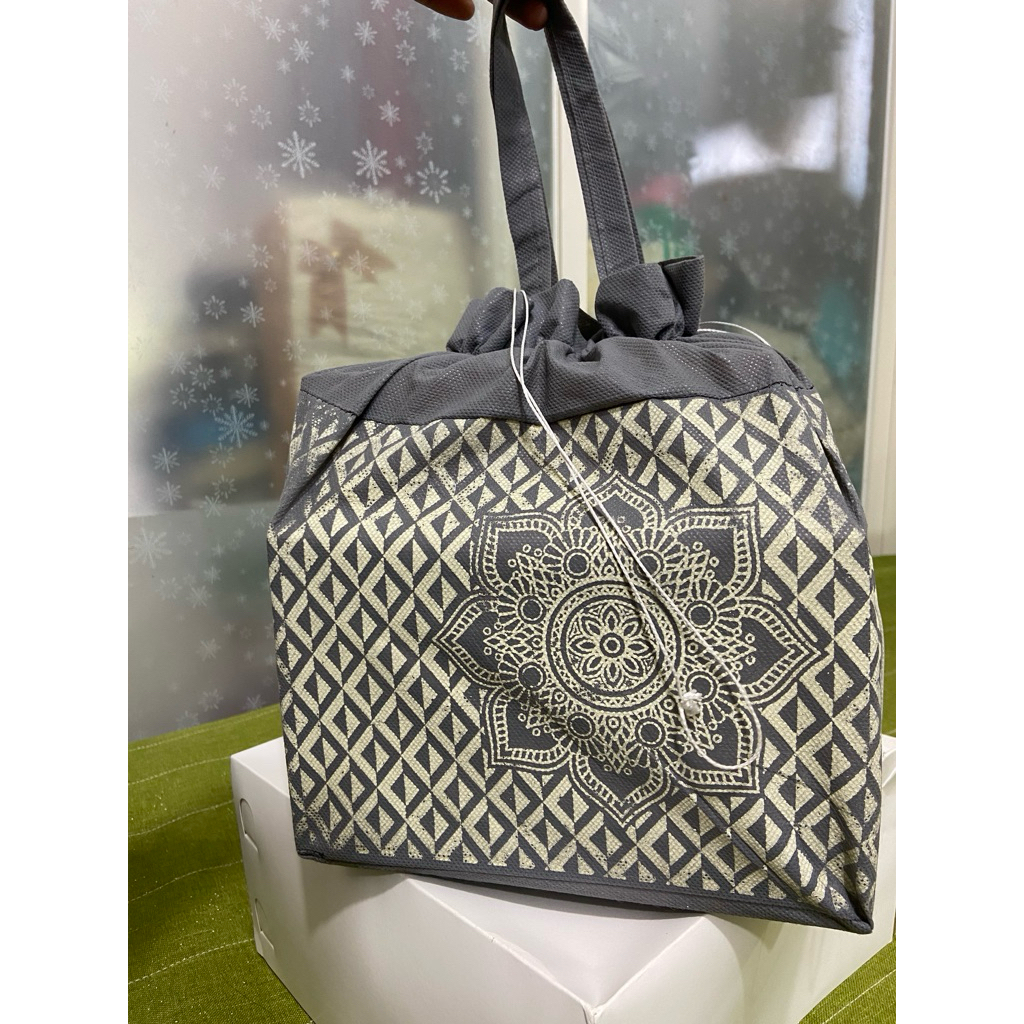 TAS HAJATAN SERUT BATIK TENGAH 22x22x30