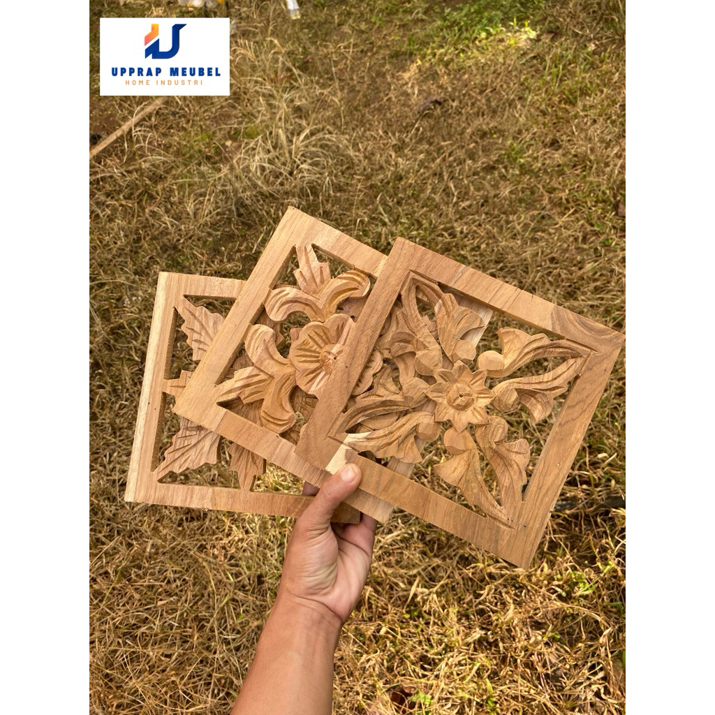 ukiran jepara pajangan tembok // isian Loster kayu jati ukuran 20x20 cm
