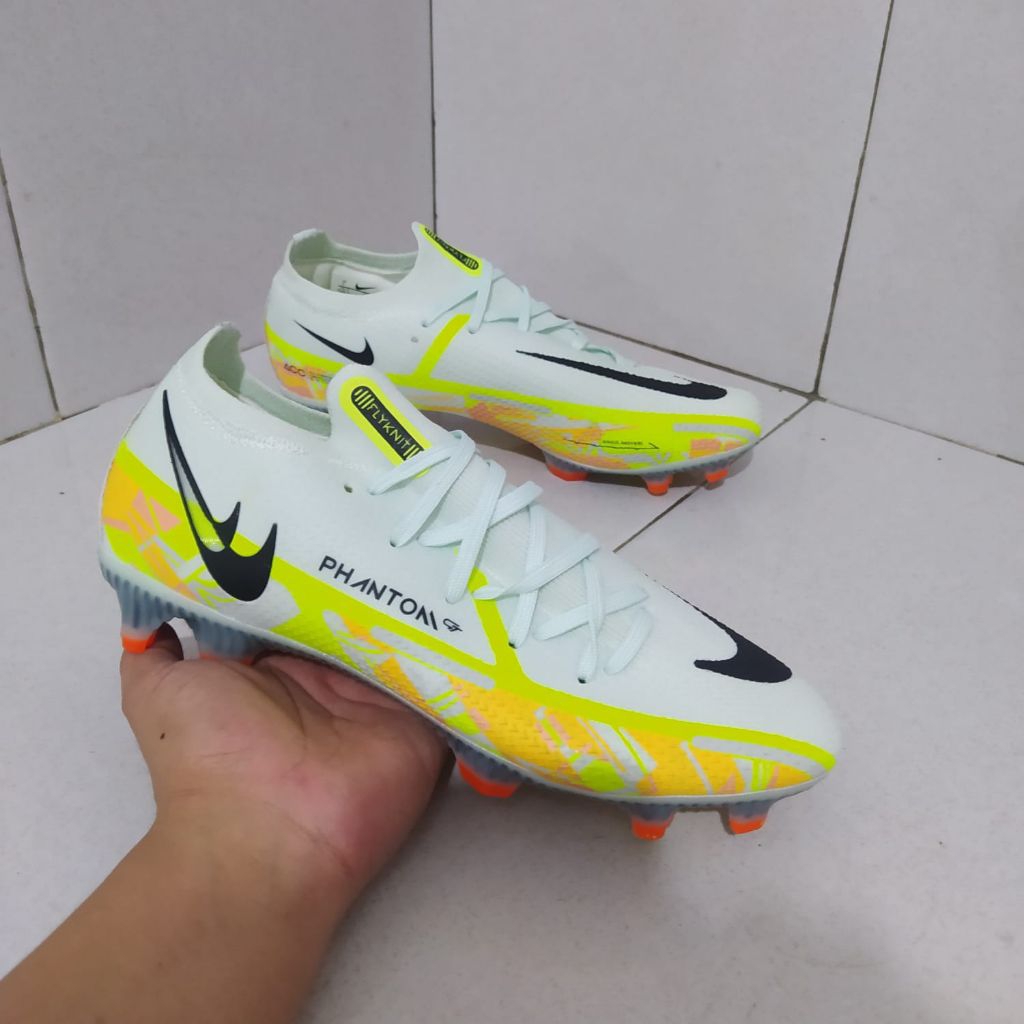 Sepatu Bola Phantom GT2 Elite Bonded FG