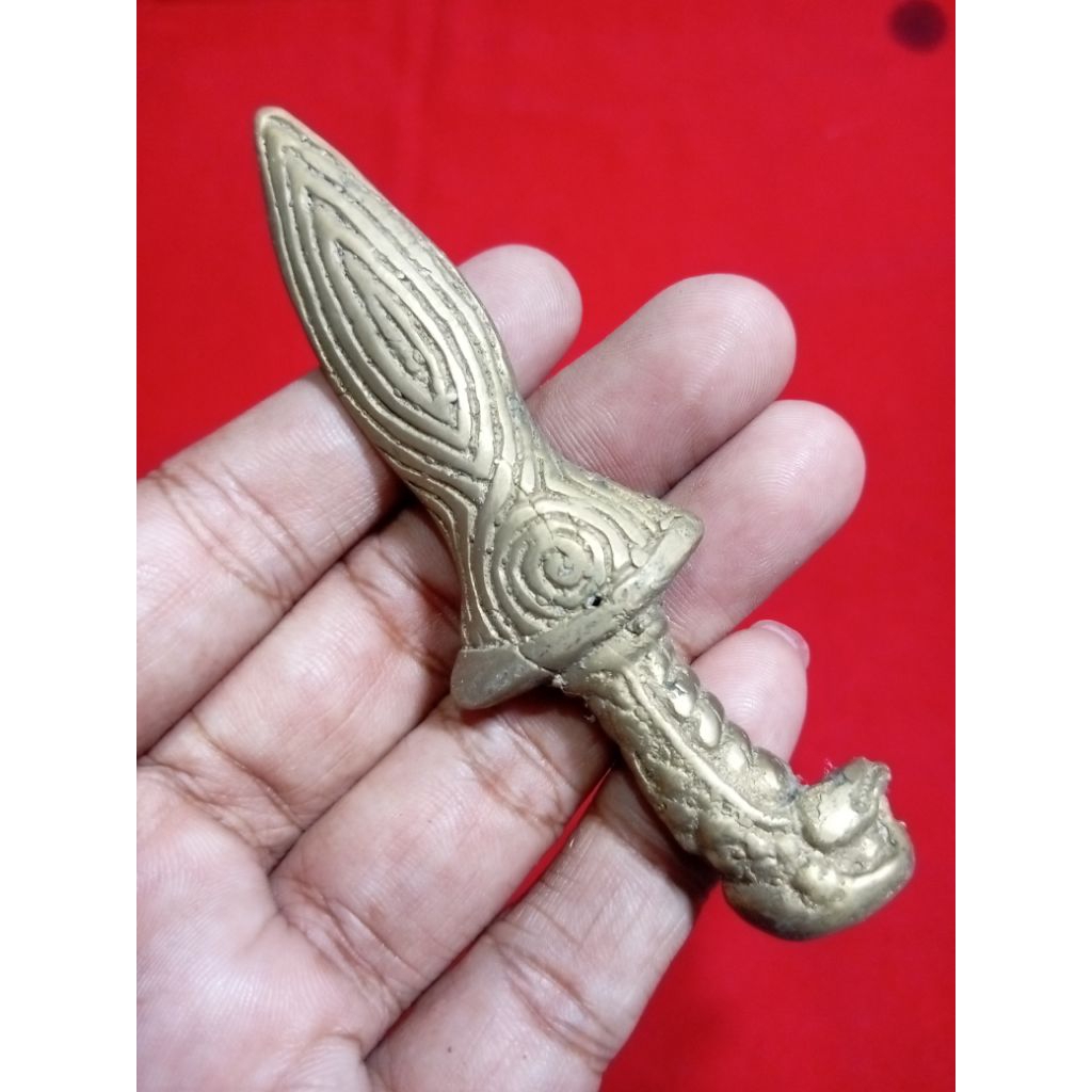 Betok Kuningan kolomunyeng dan jujung Drajat. j