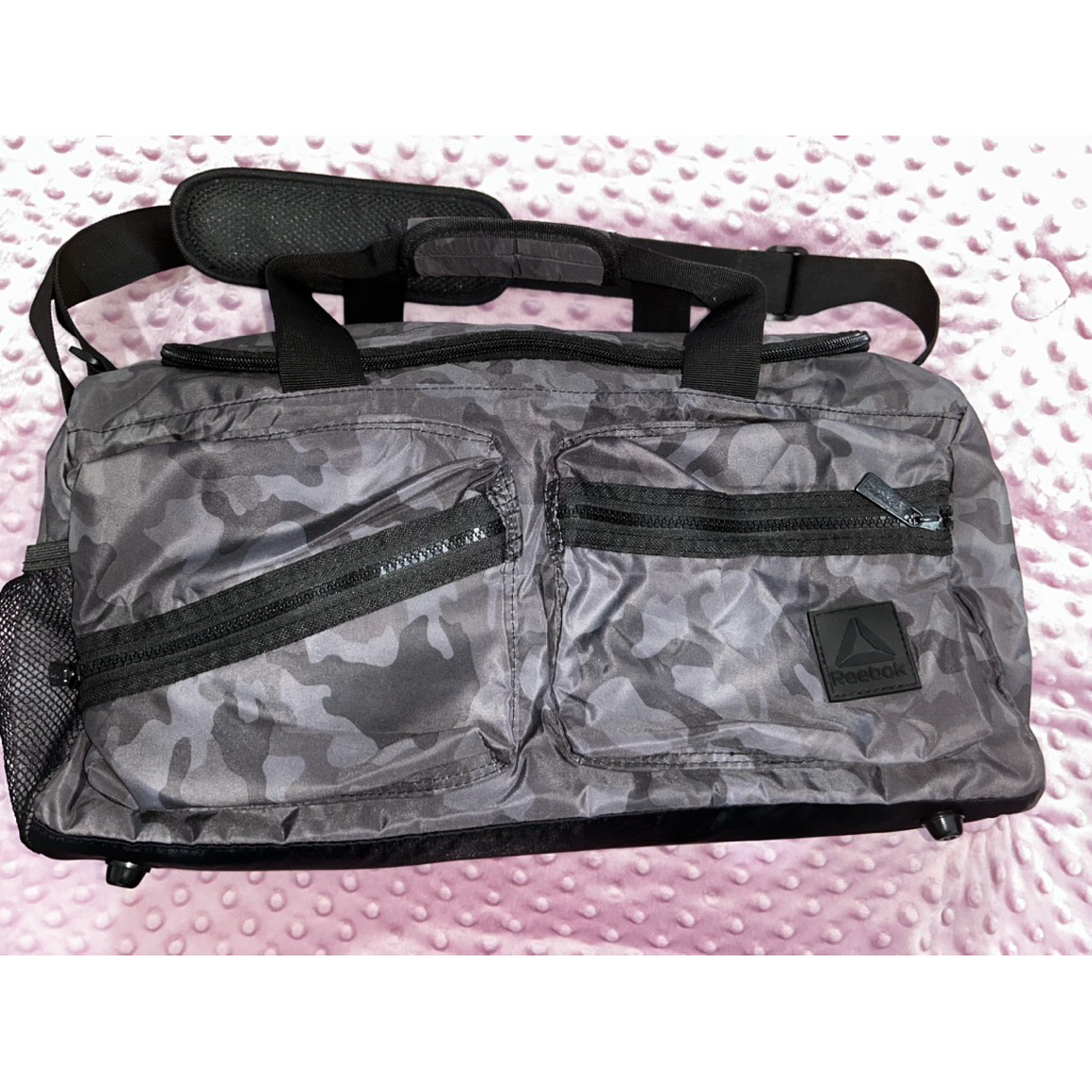 Tas Gym Parasut Reebok Warna Abu-Abu Motif Camouflage (Preloved)