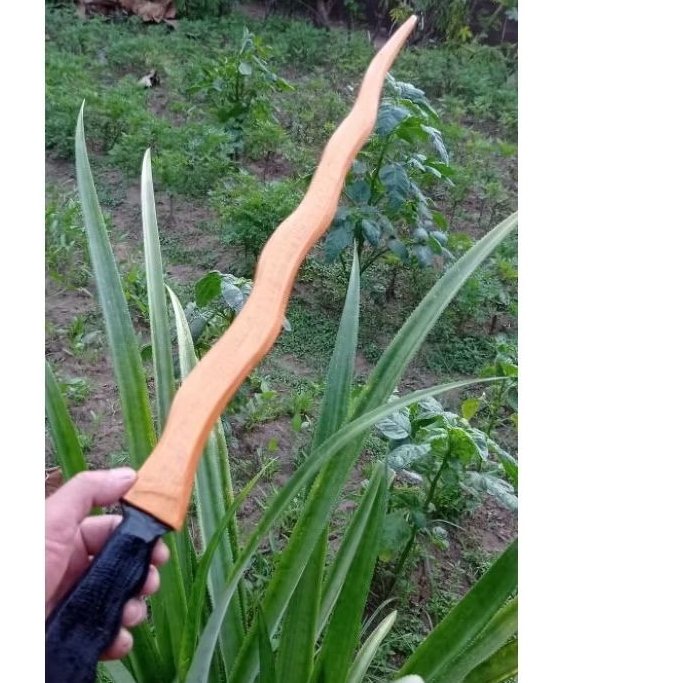 keris kayu - keris panjang - keris majnan - keris peraga seni - keris solo - keris mataram - keris