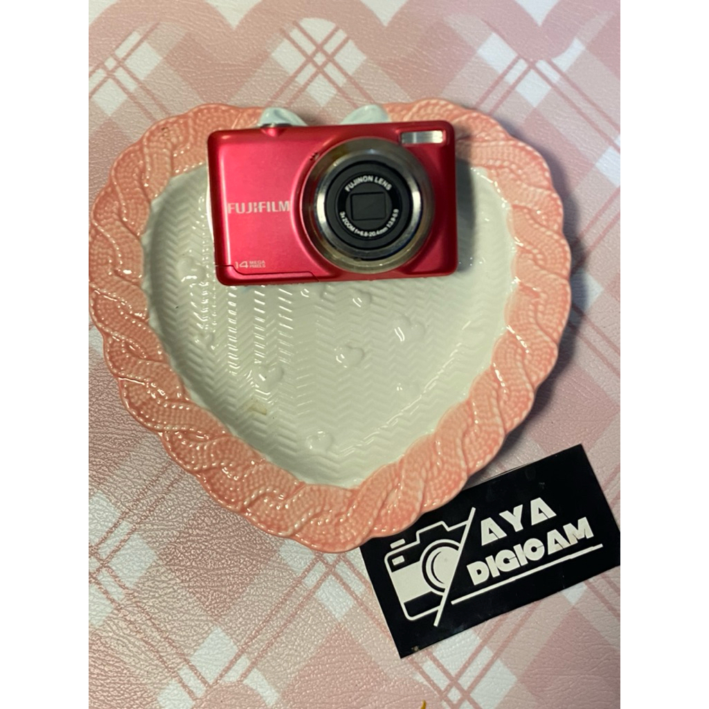 kamera digital ringkas Fujifilm FinePix JV300 berwarna pink