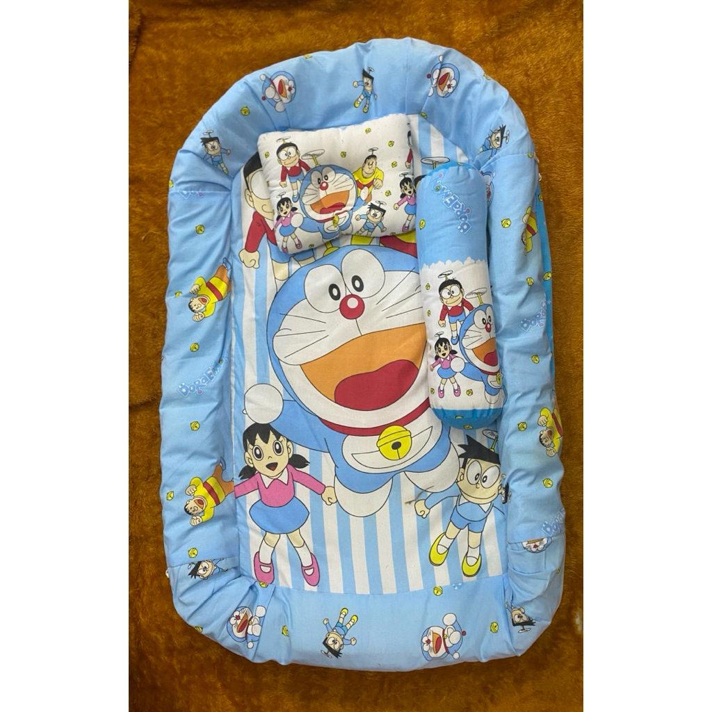 PL kasur bayi satu set bantal kepala dan guling  warna biru motif doraemon PJ 90 cm L 60 cm
