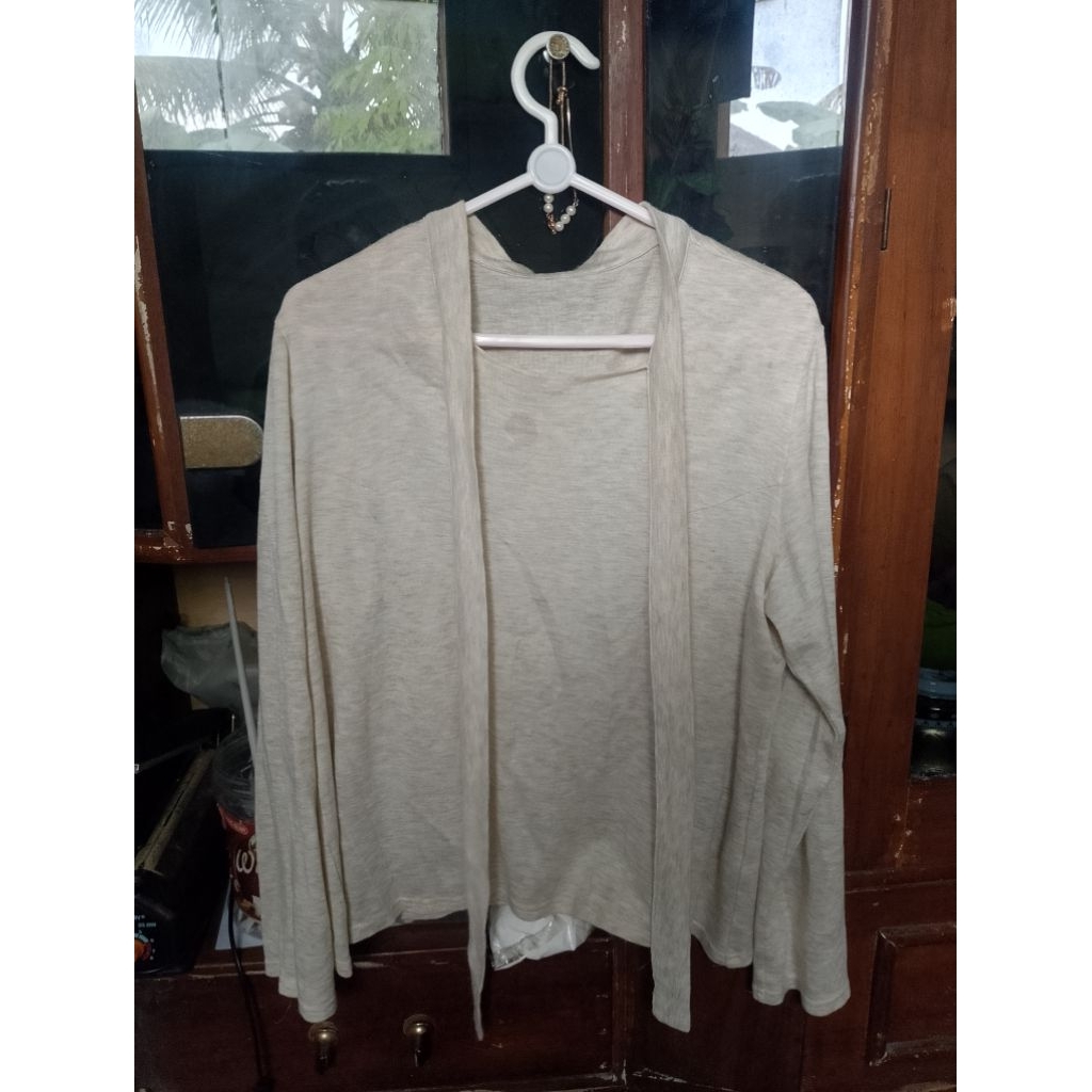 KAOS WANITA WARNA CREAM