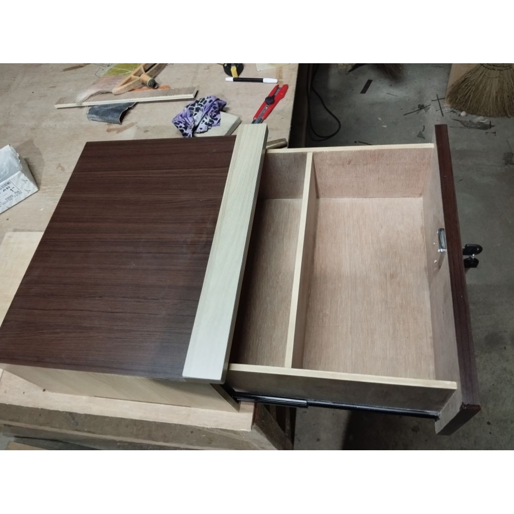 laci ambalan dinding