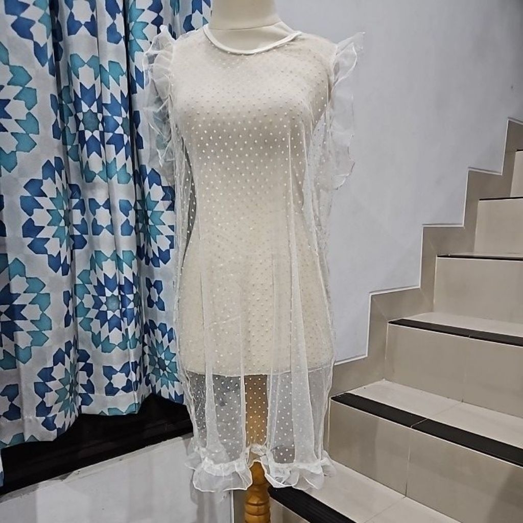 Outer Dress Tile Polka Putih