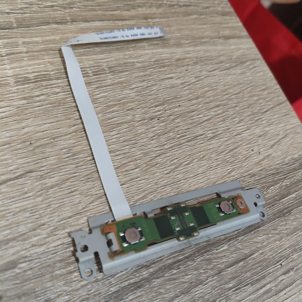 klik kanan kiri laptop fujitsu lifebook A572 IF