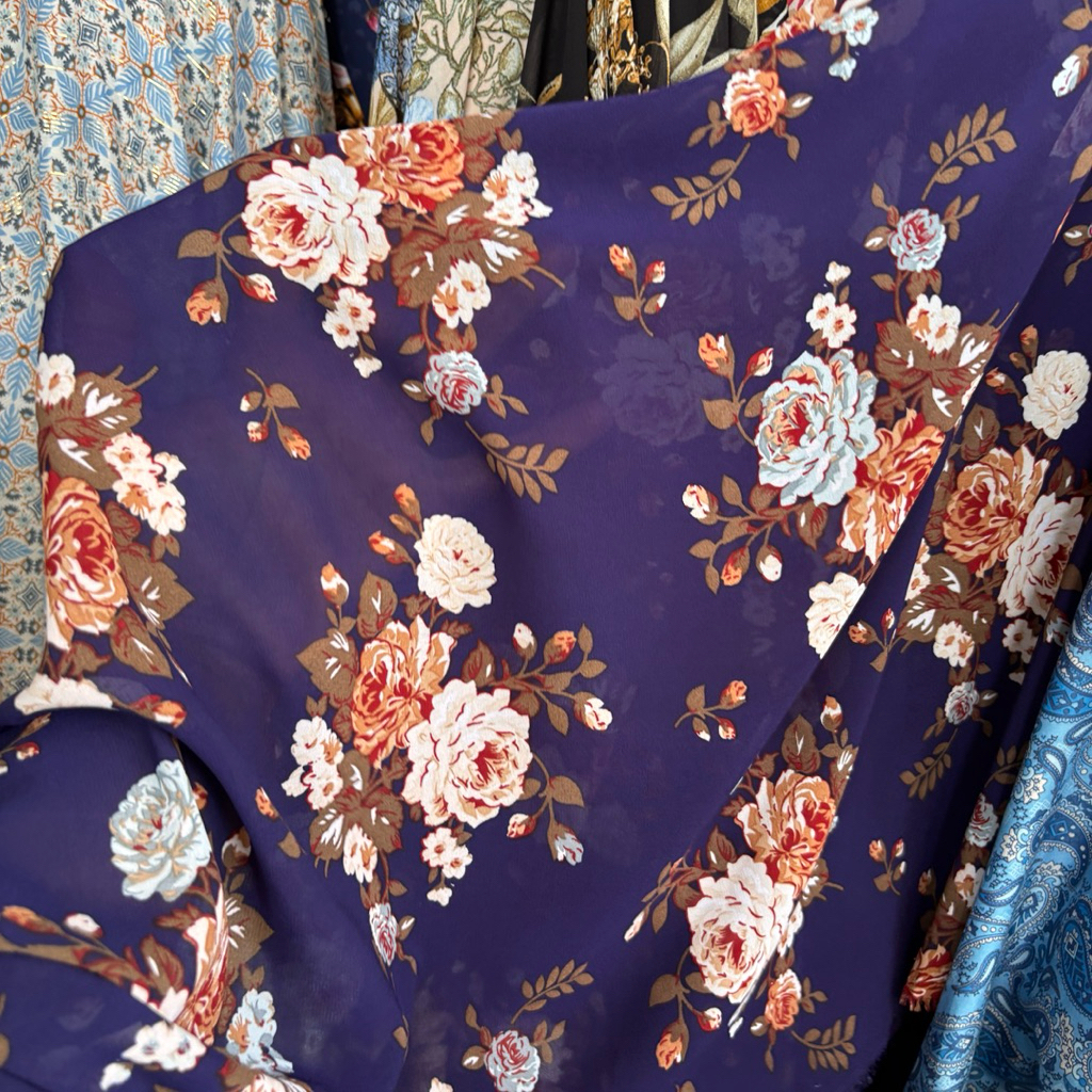 Kain Sifon Ceruti Premium Motif Bunga Mawar Shabby Purple - Bahan Gamis & Dress Mewah - Tekstur Jatu