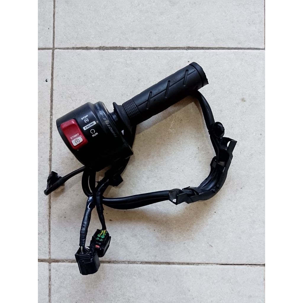 Throttle by Wire CBR 250RR - Saklar kanan CBR 250RR - Holder Kanan CBR 250RR Original
