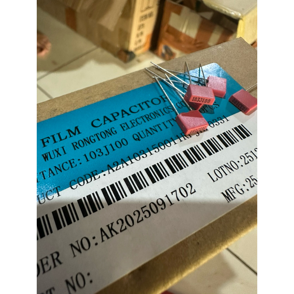 CAPASITOR MKM 103 100v CAPASITOR 10n 100v MKM MERAH