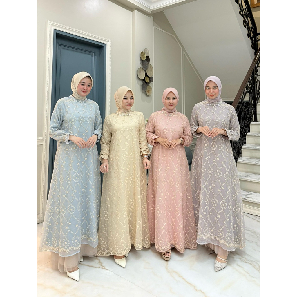 Gamis bahan organza milky bordir mix  fayet Ada furimg armanisilk  full furing armanisilk ori By Edn