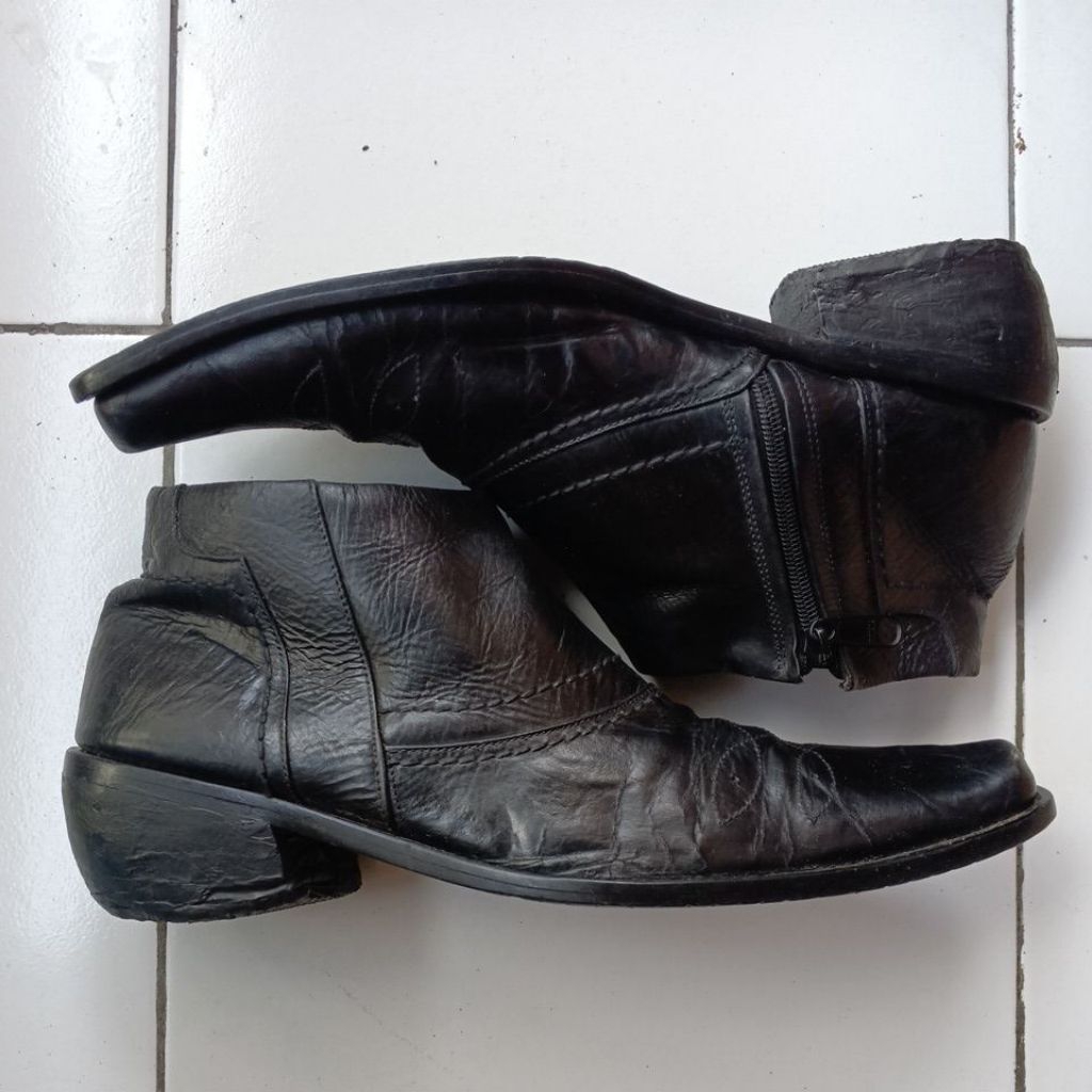 sepatu kulit pantofel sepatu kantor sepatu koboi sepatu chelsea boot size 41