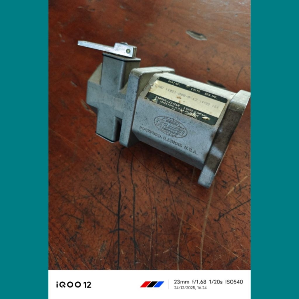 electronic governor actuator/pengatur suplai bahan bakar elektronik Barber Colman 12V DYNC-11021-000