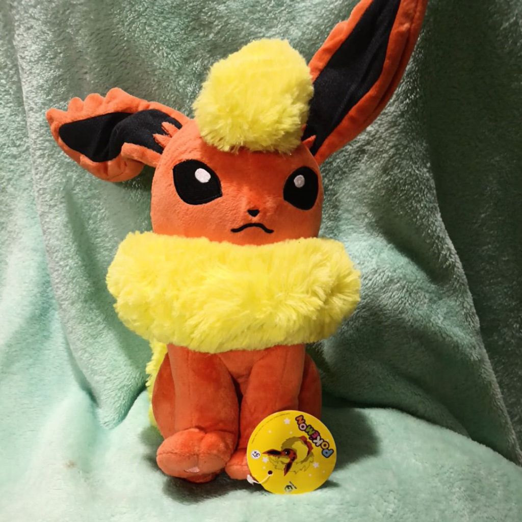 boneka pokemon flareon