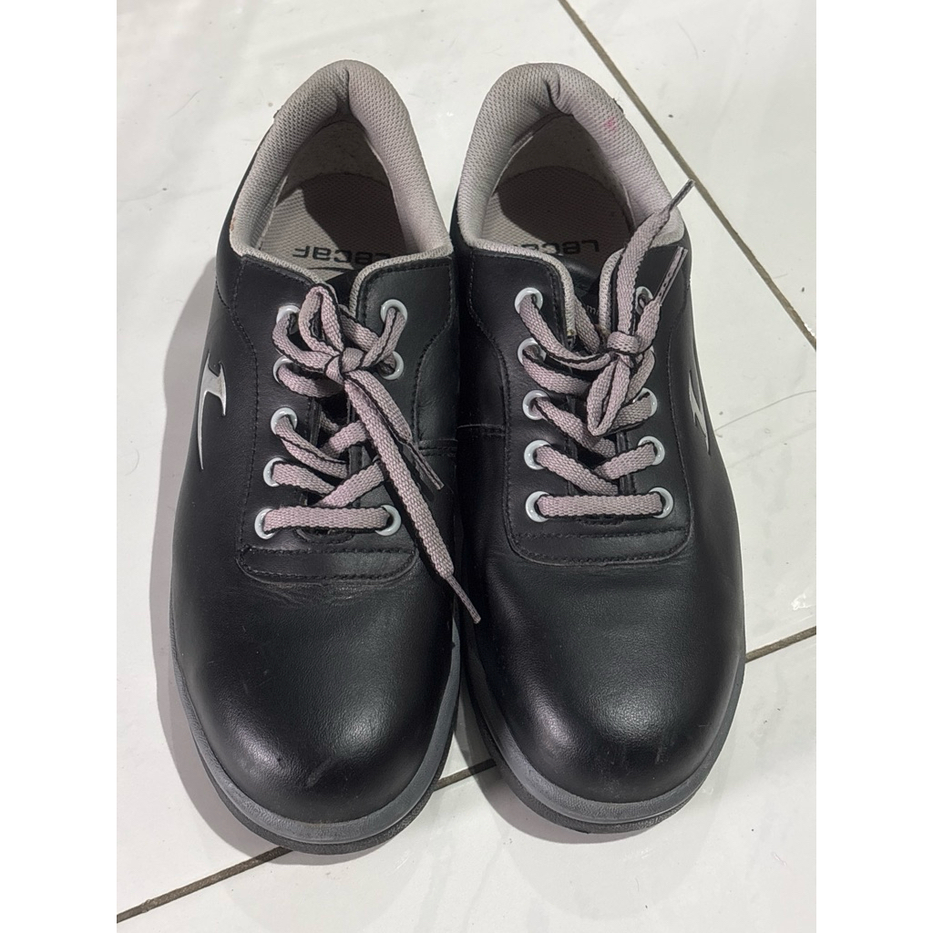 sepatu safety lecaf size 42/270