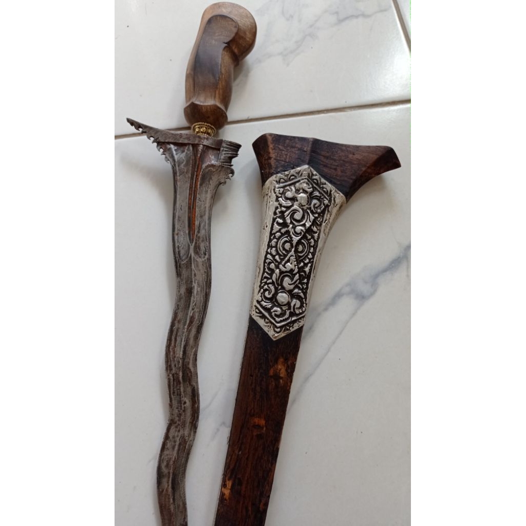 keris Bali pamor kulit semangka