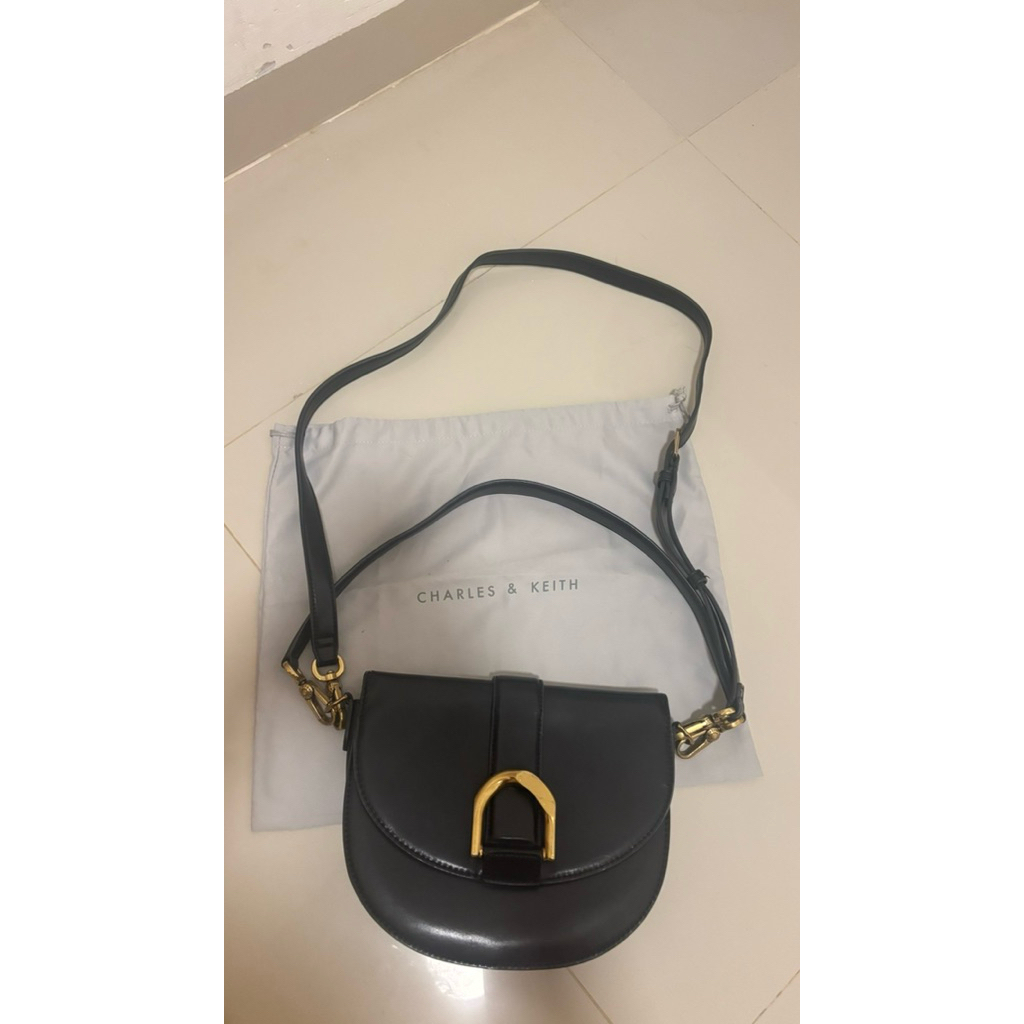 Gabine Saddle bag Charles and Keith (PL)