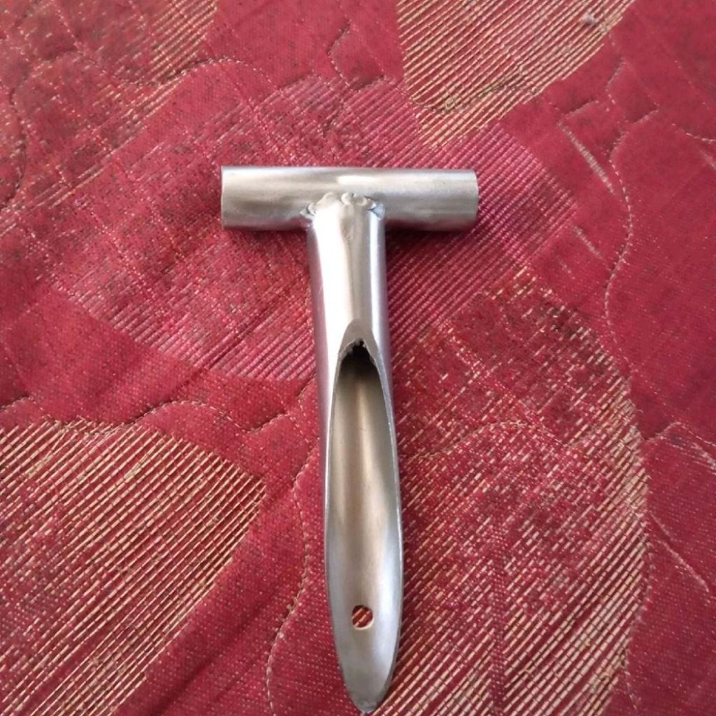 Alat Pembuka Kelapa Muda