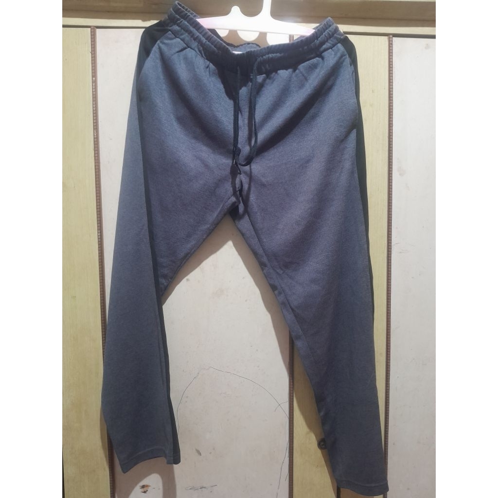 Preloved Celana Olahraga