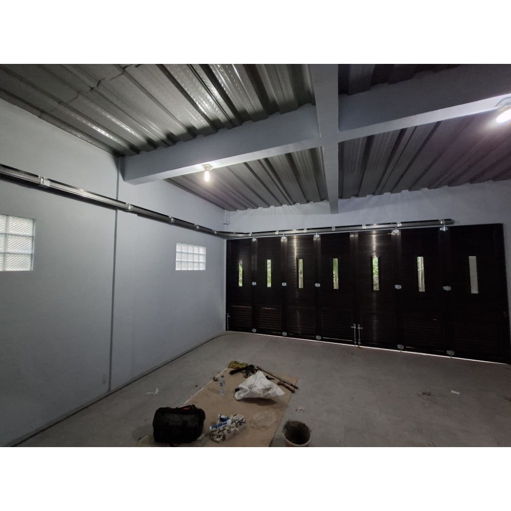 pintu garasi aluminium