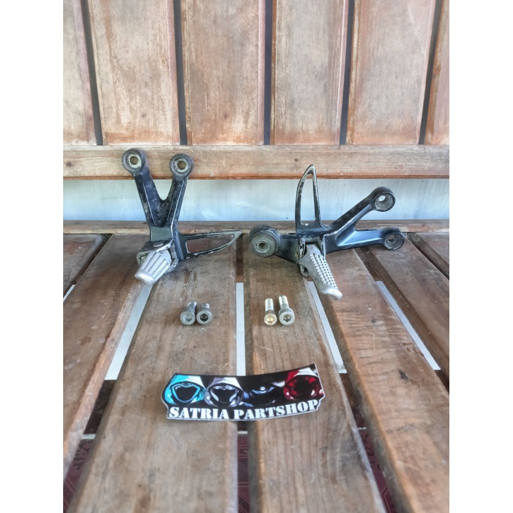 Footstep belakang satria fu original copotan