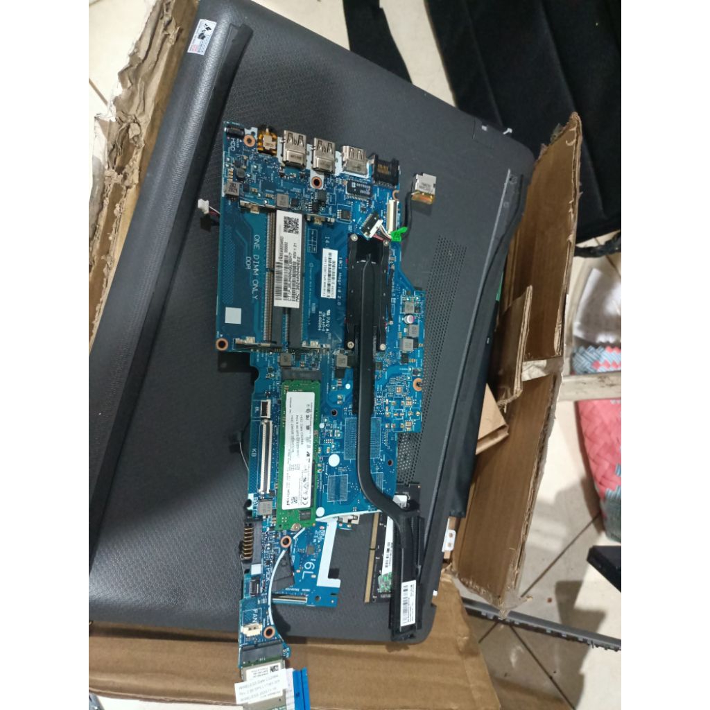 board laptop hp 240 g7 ryzen 3 3300