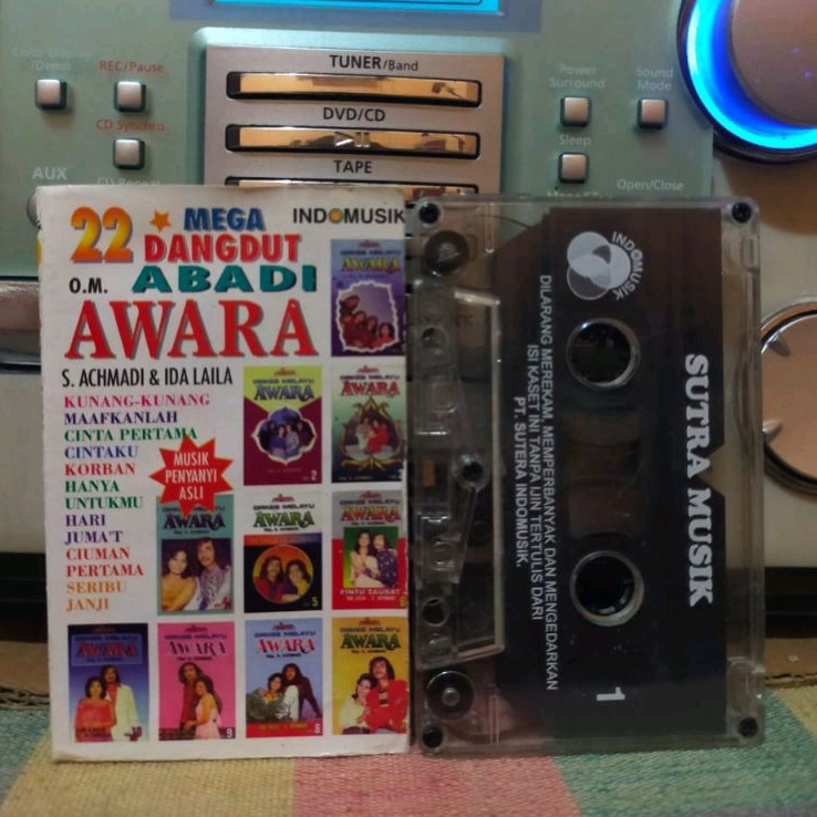 Kaset pita seleksi 22 mega dangdut Awara