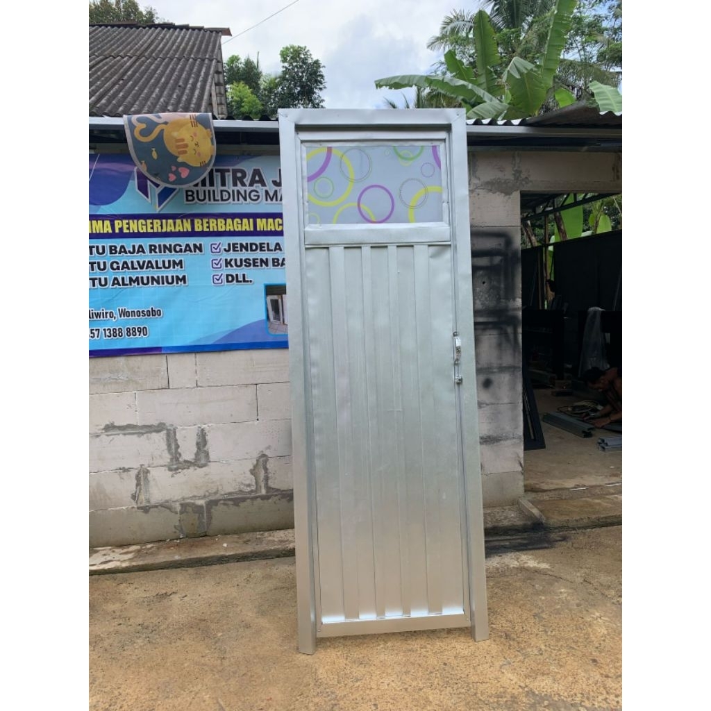 Pintu kamar mandi galvalum minimalis dengan ketebalan bahan 0.30
