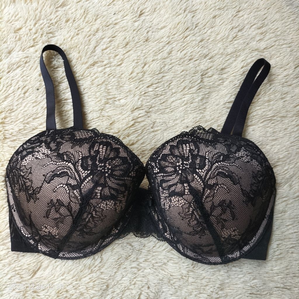 Bra Lace  Branded By VS  - 32DD