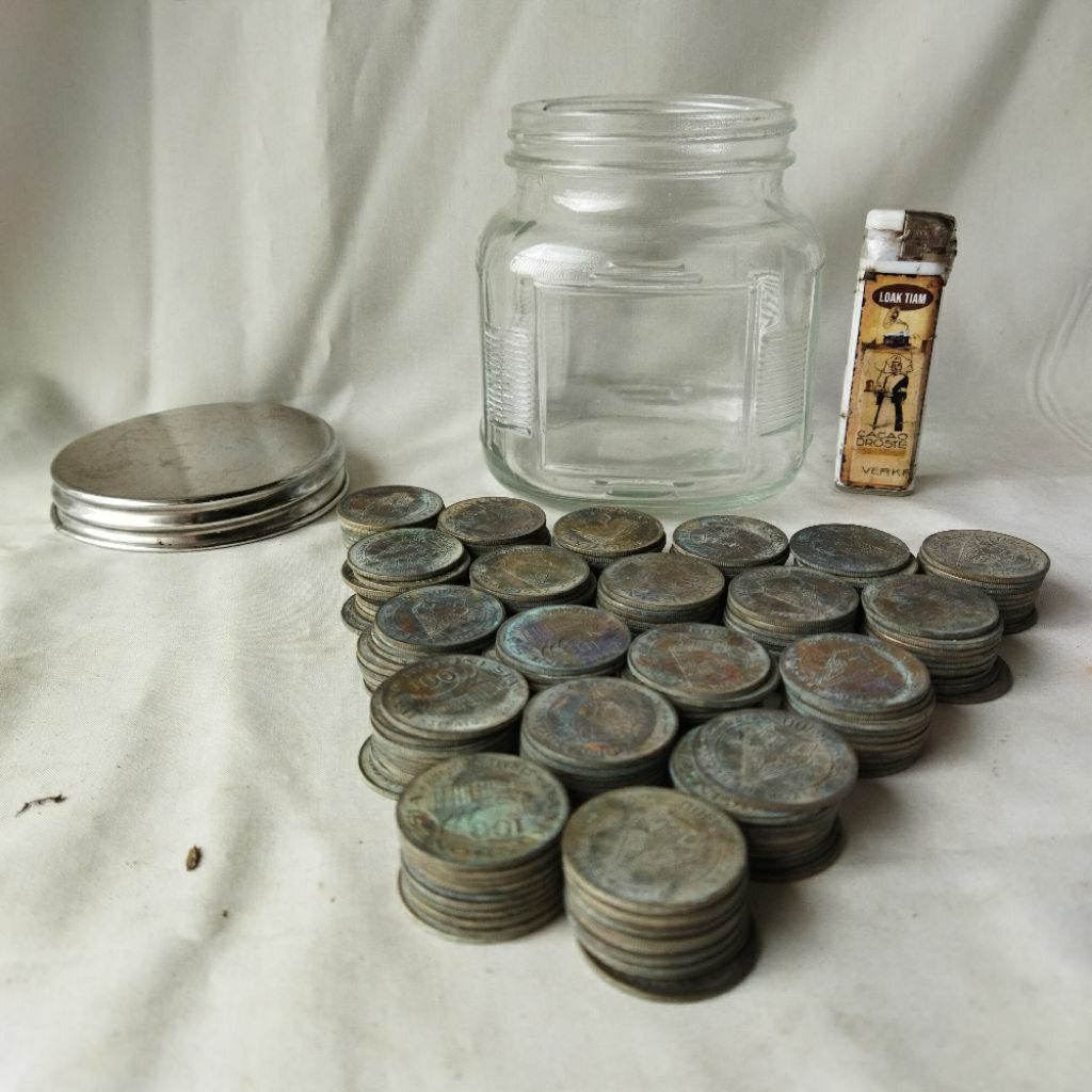 Pajangan Vintage 1 Toples 200 Koin 100 Rupiah tahun 1978