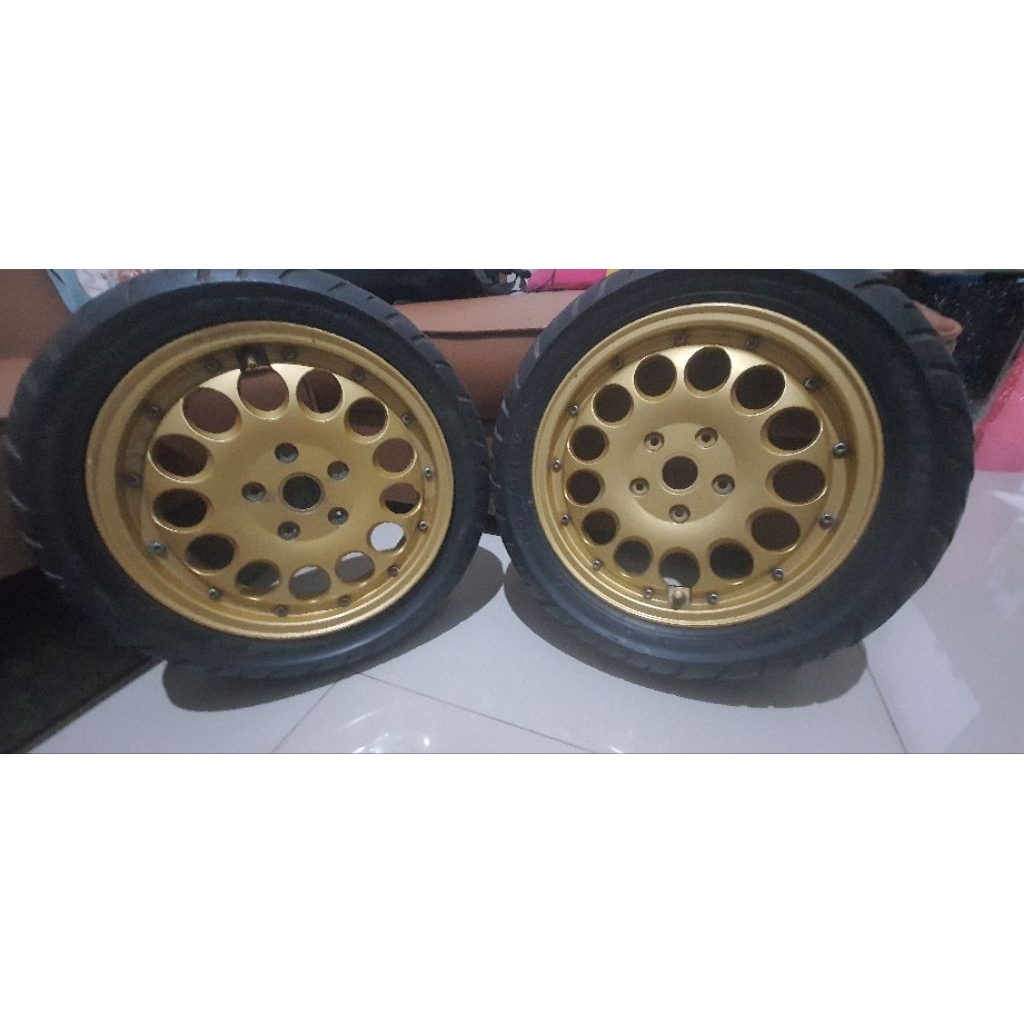 Velg Vrossi ring 12 bekas Vespa GTS + Ban