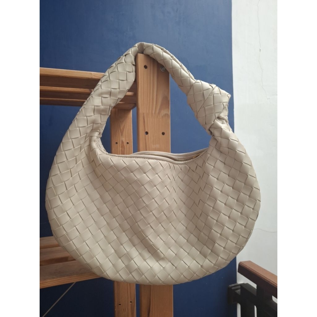 Tas wanita ( bottega inspired ) preloved